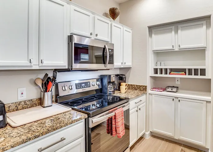 Oro Valley Condo - Nearby Golf & Hiking!
